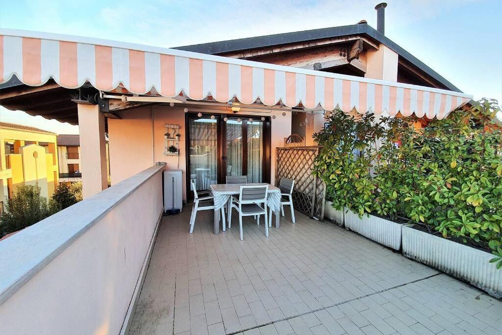 Il Torchio Rooftop Apartment With Wide Terrace 西尔米奥奈 外观 照片